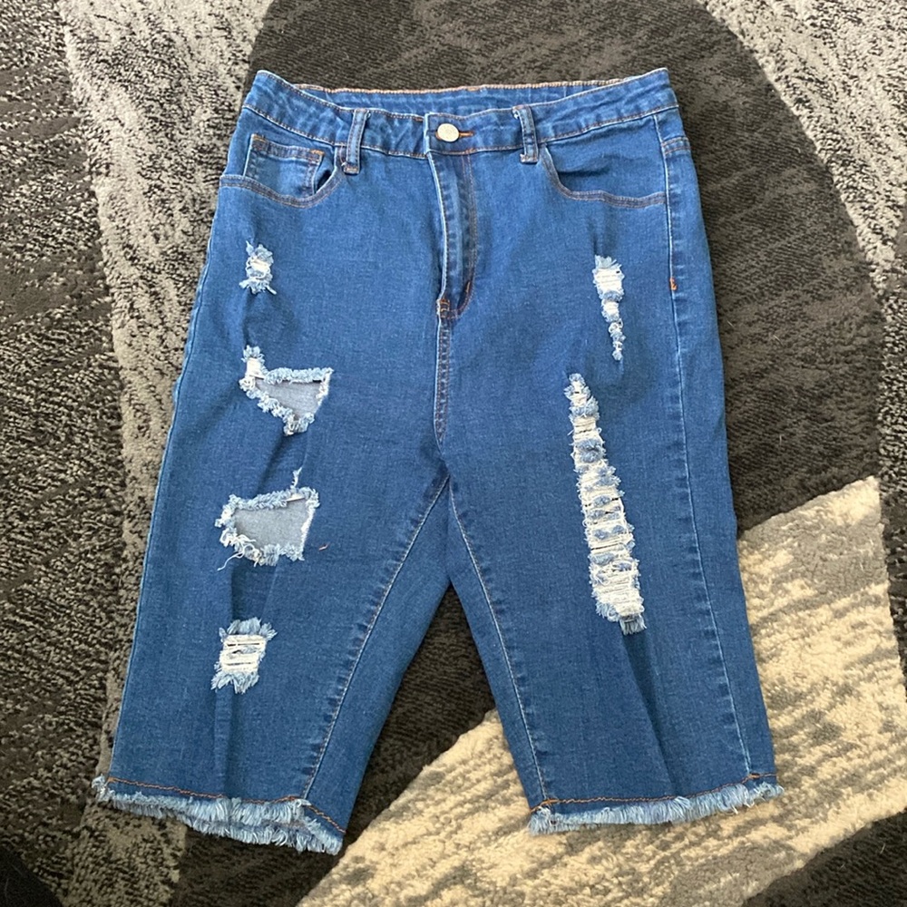 Bermuda distressed jean shorts